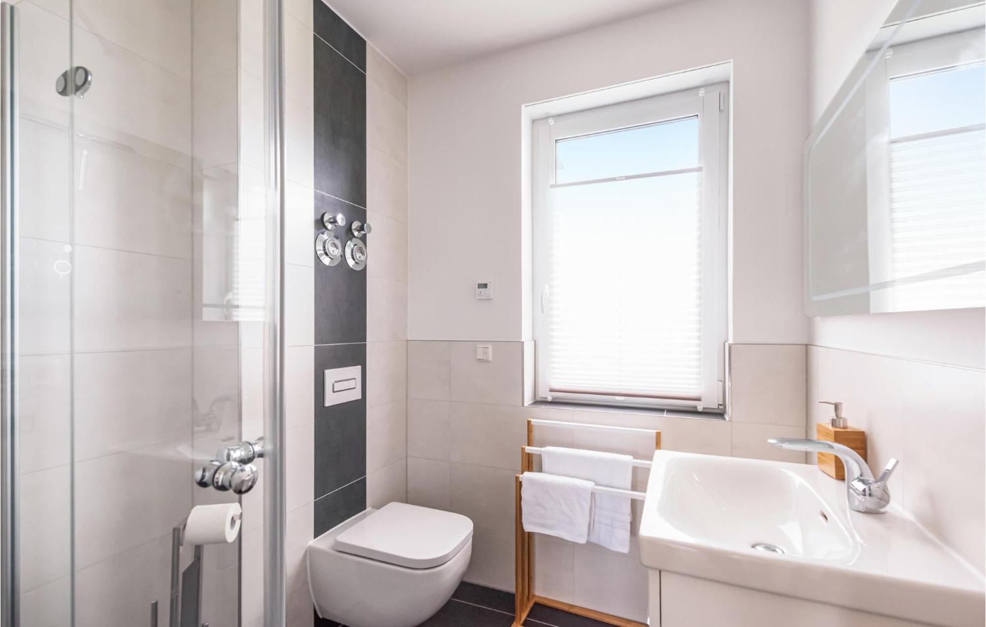 Nice Apartment In Rechlin With House Sea View Dış mekan fotoğraf